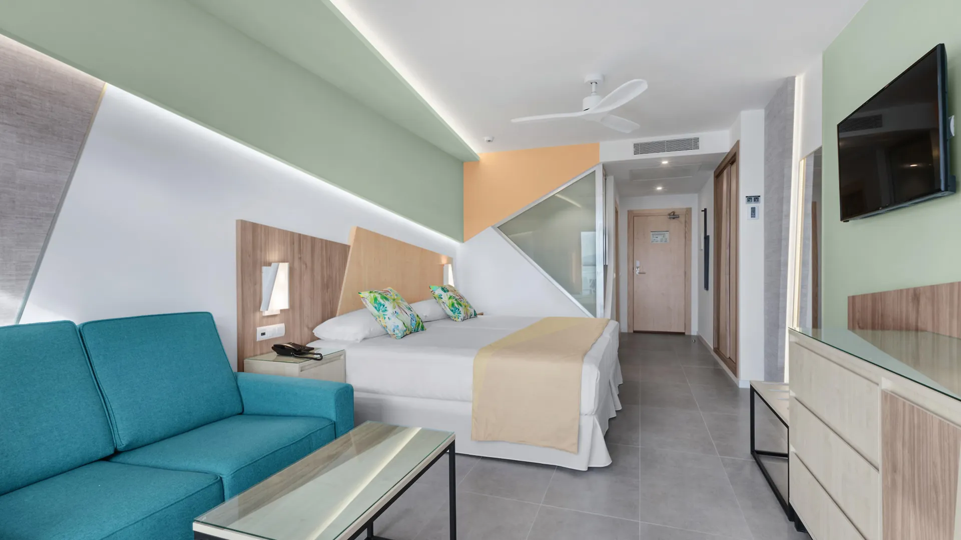 Hotel Riu Playa Park contacts